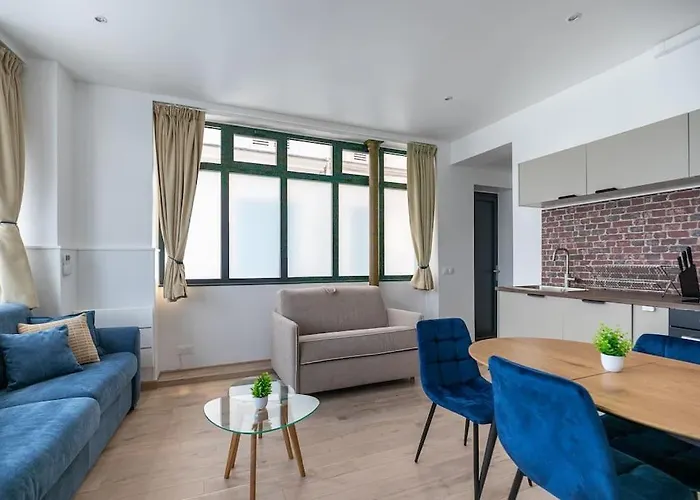 New Two Bedroom Two Bathroom 15 Near Eiffel With Air Conditioning Apartment